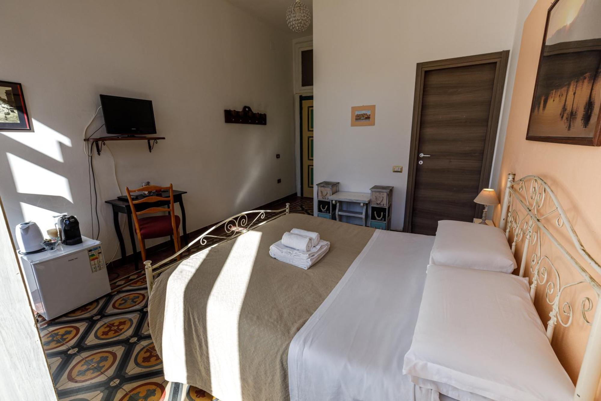 Onlyrooms III - Recommended For Under 30S Cagliari Cameră foto