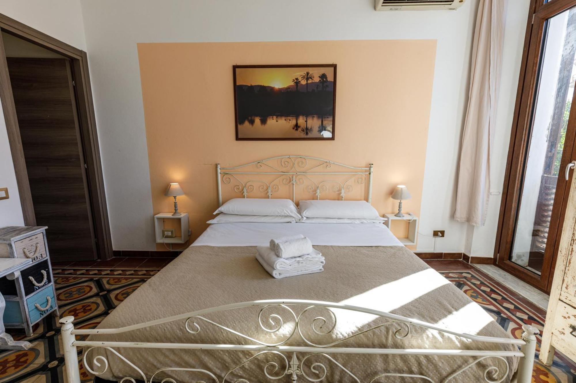 Onlyrooms III - Recommended For Under 30S Cagliari Cameră foto