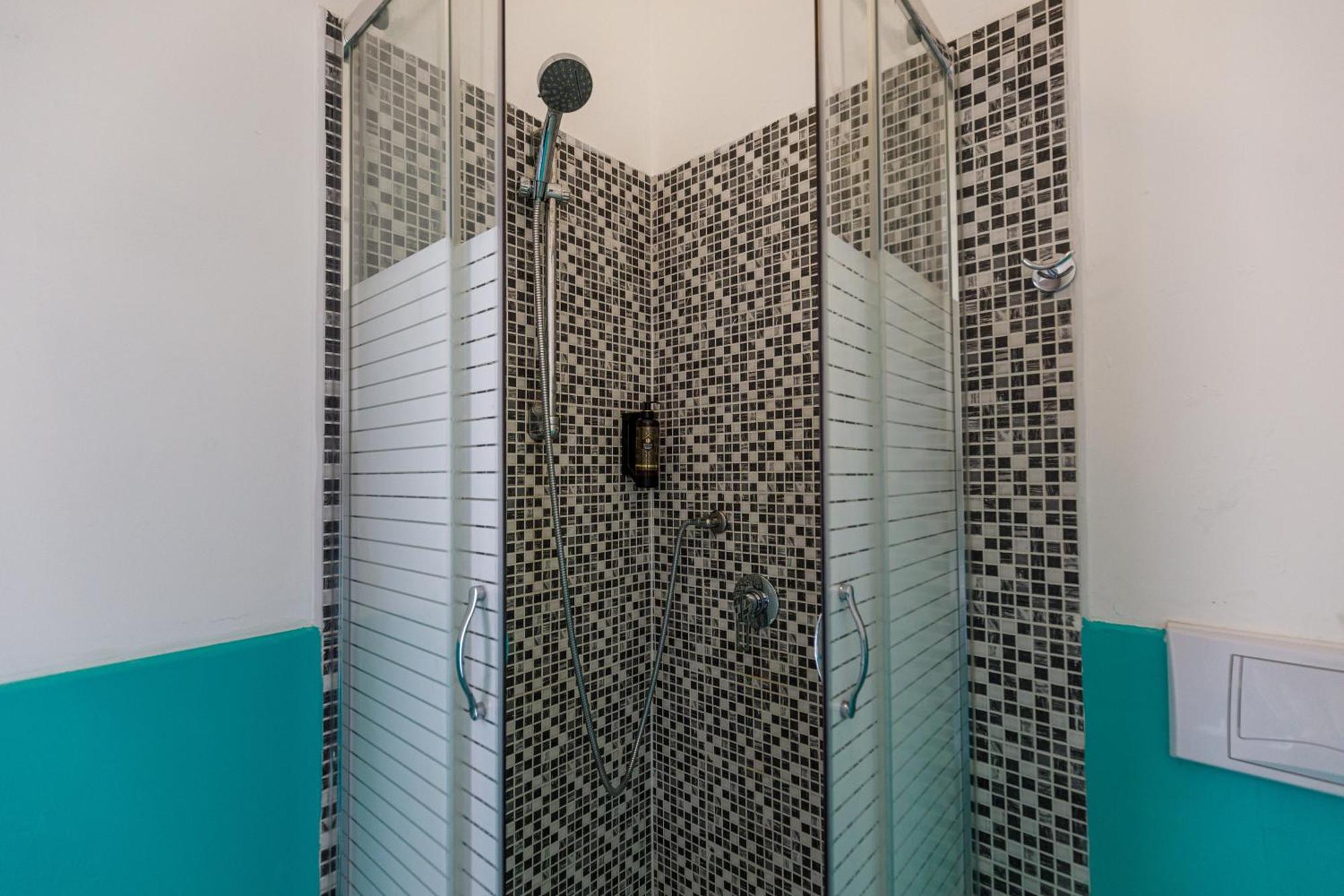 Onlyrooms III - Recommended For Under 30S Cagliari Cameră foto