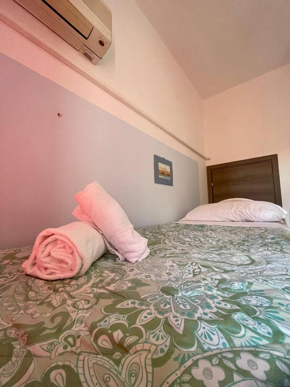 Onlyrooms III - Recommended For Under 30S Cagliari Cameră foto